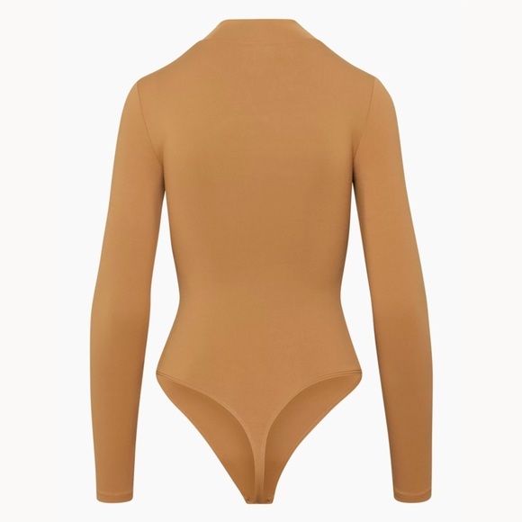 ARITZIA - Babaton - Varo Contour Mock-neck Cutout Bodysuit - Constant Camel - Picture 5 of 12